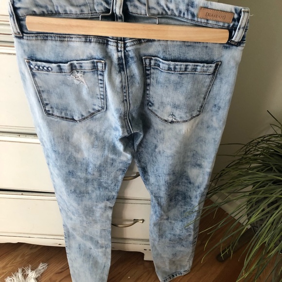 Blank NYC Distressed Skinny Classique - Picture 3 of 4